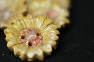 Margarita flower Big- Handmade Button/Beads
